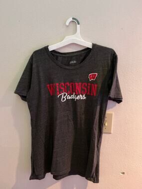 Wisconsin Badgers Tshirt, Medium
